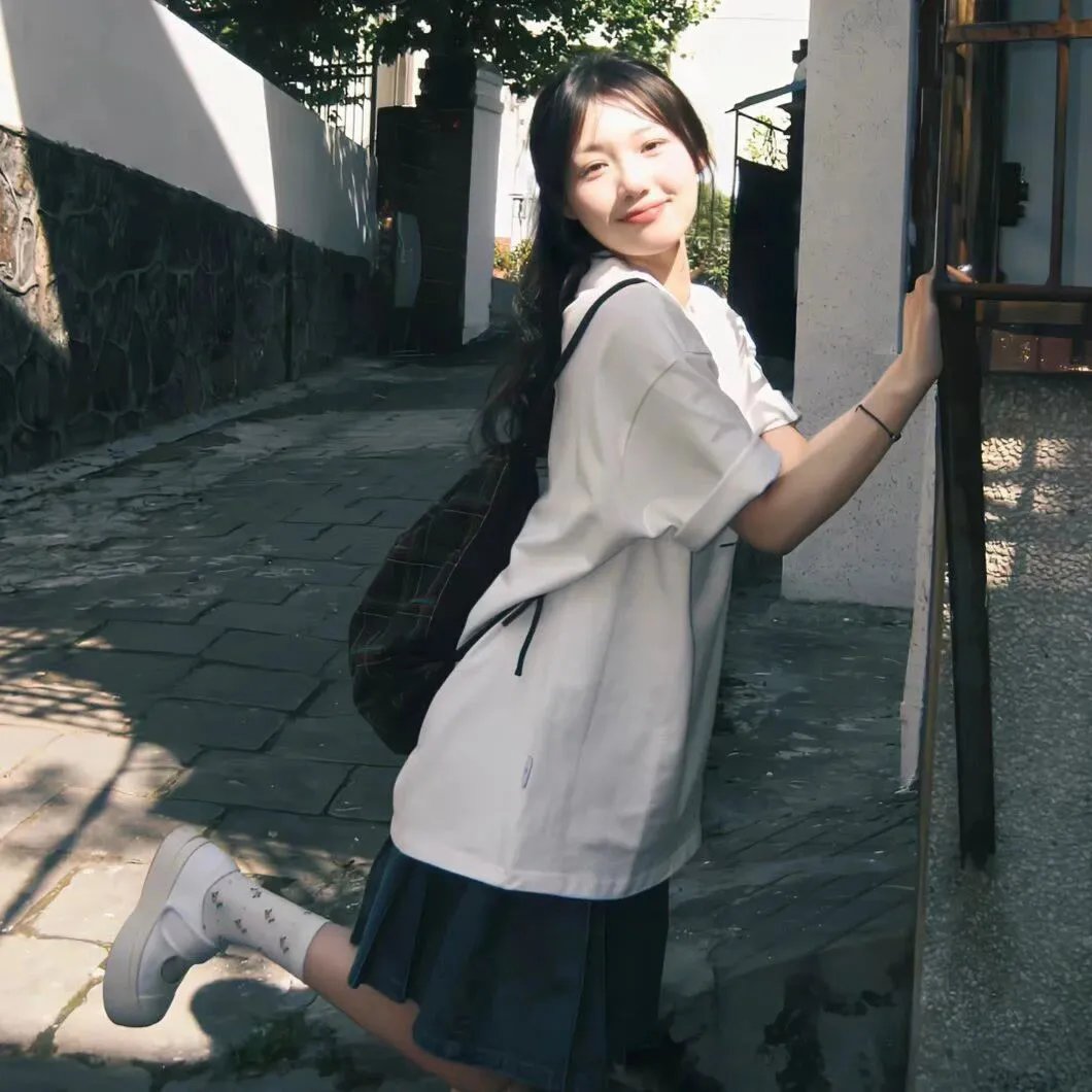 爱找麻烦 海报
